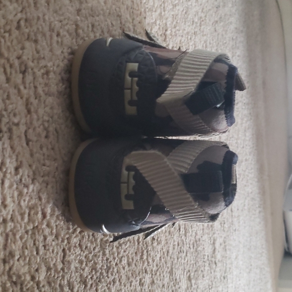 Nike lebron soldier11 camo - Picture 3 of 3
